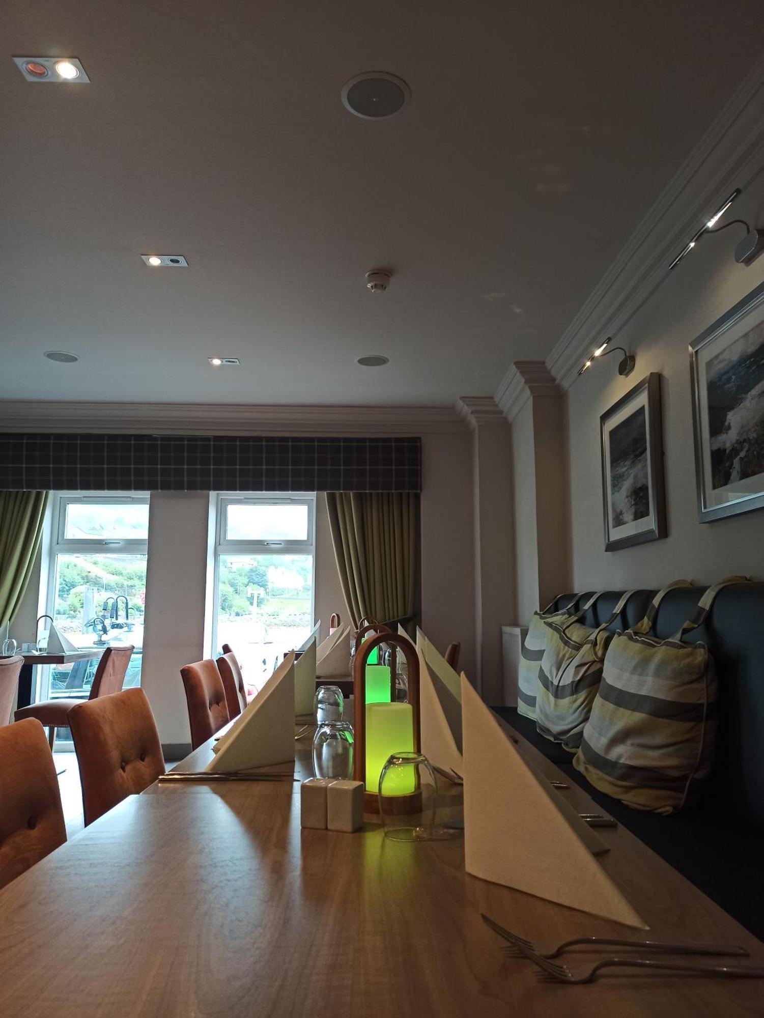 Anchor Hotel And Seabed Restaurant Tarbert  Buitenkant foto