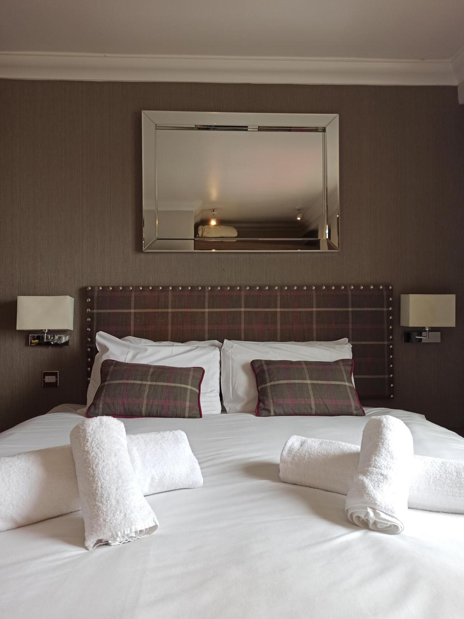 Anchor Hotel And Seabed Restaurant Tarbert  Buitenkant foto