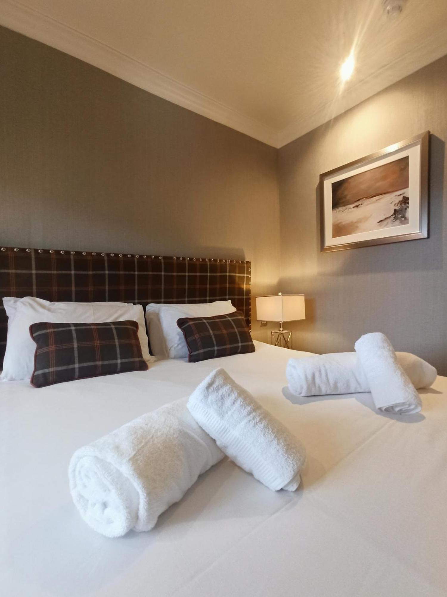 Anchor Hotel And Seabed Restaurant Tarbert  Buitenkant foto