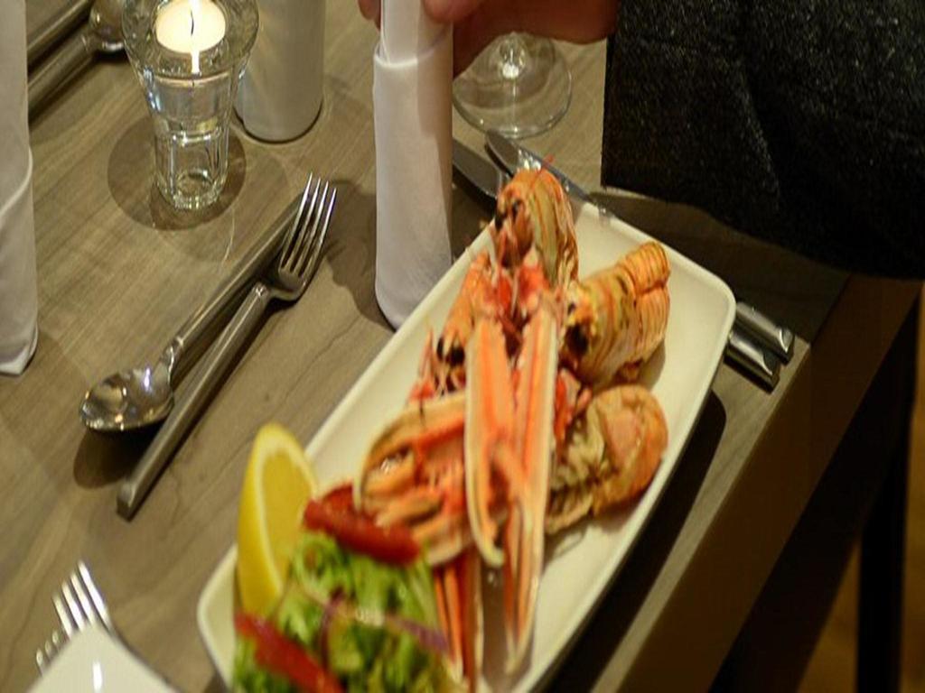 Anchor Hotel And Seabed Restaurant Tarbert  Buitenkant foto